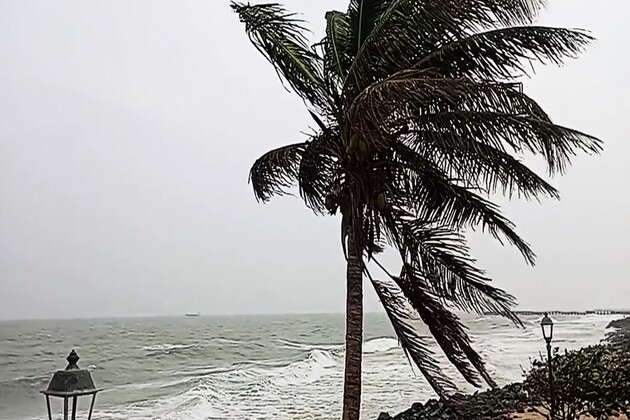Chennai Airport cancels 47 flights for tomorrow as Tamil Nadu braces for Cyclone Ditwah