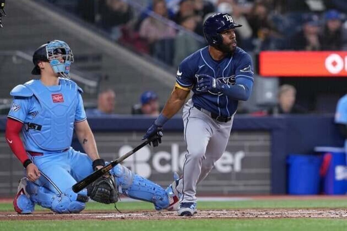 Rays beat Blue Jays in extras despite blowing 5-run lead