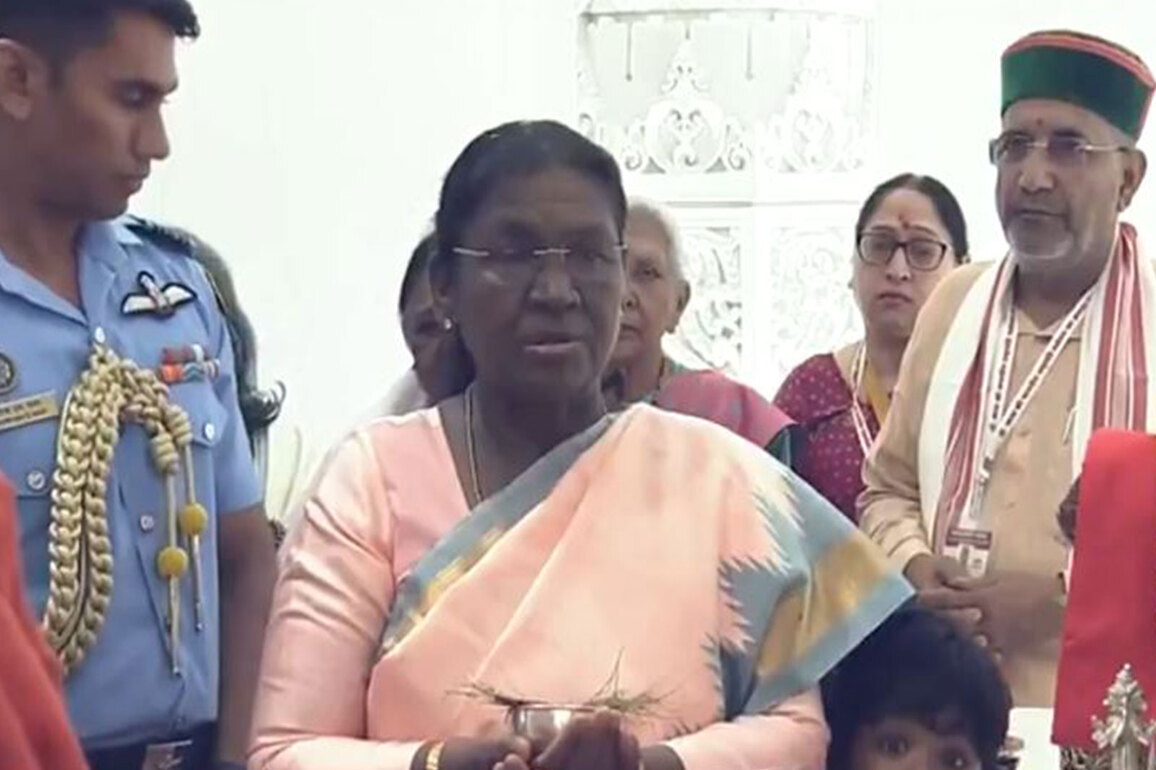 President Murmu performs 'Ram Yantra' Sthapana at Ram Janmabhoomi Temple
