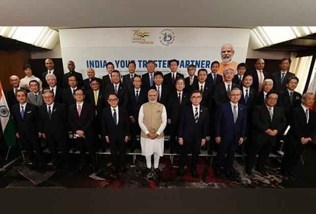 PM Modi invites greater participation by Japanese companies in India, proposes 'Japan Week'