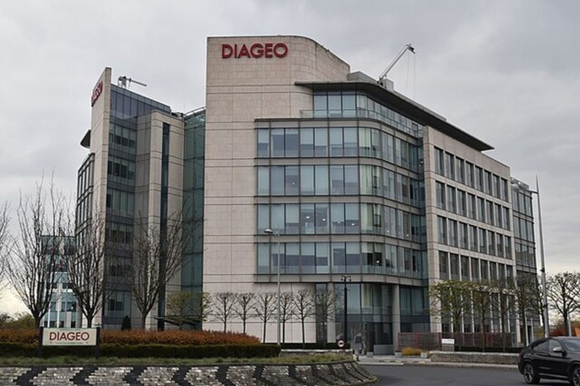 Diageo turns to outsider Dave Lewis to revive global drinks giant