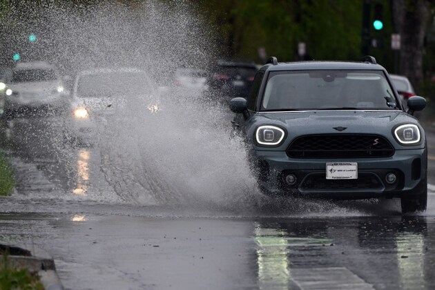 Rain prompts flood warnings, washes out road into Colorado Springs park