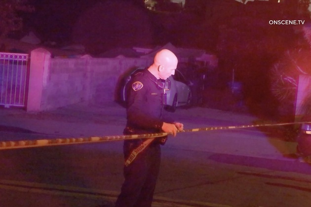 Police search for stabbing suspect after SWAT standoff near Paradise Hills
