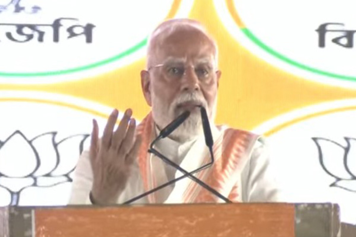TMC encouraging infiltration, identity of Bengal at stake: PM Modi