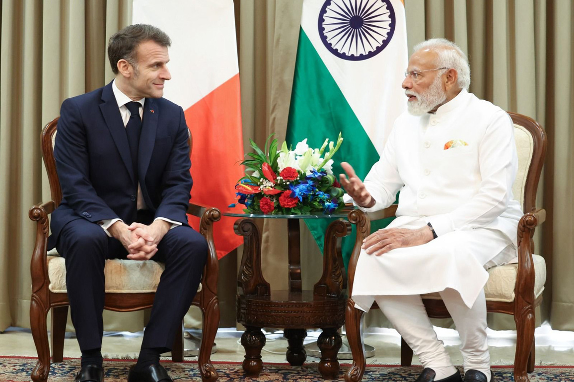 French President Emmanuel Macron leaves for New Delhi after "thanking Mumbai for its welcome"