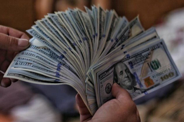 US abusing dollar, claims Russian oil boss