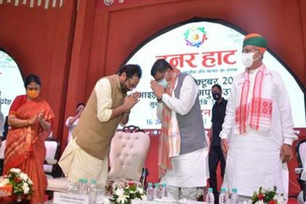 Dharmendra Pradhan inaugurates 29th 'HunarHaat' in UP's Rampur