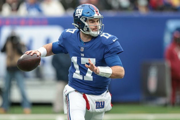 Reports: Giants working out Jake Fromm, A.J. McCarron