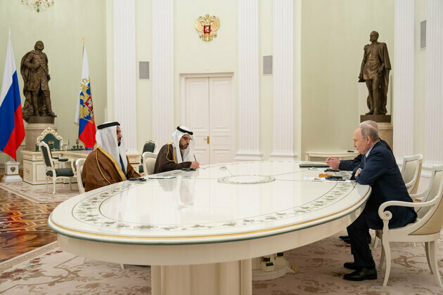 Saif bin Zayed wraps up visit to Russia with meeting with President Putin