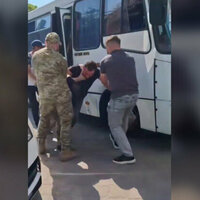 Draft officers brutalizing recruits in Ukraine 