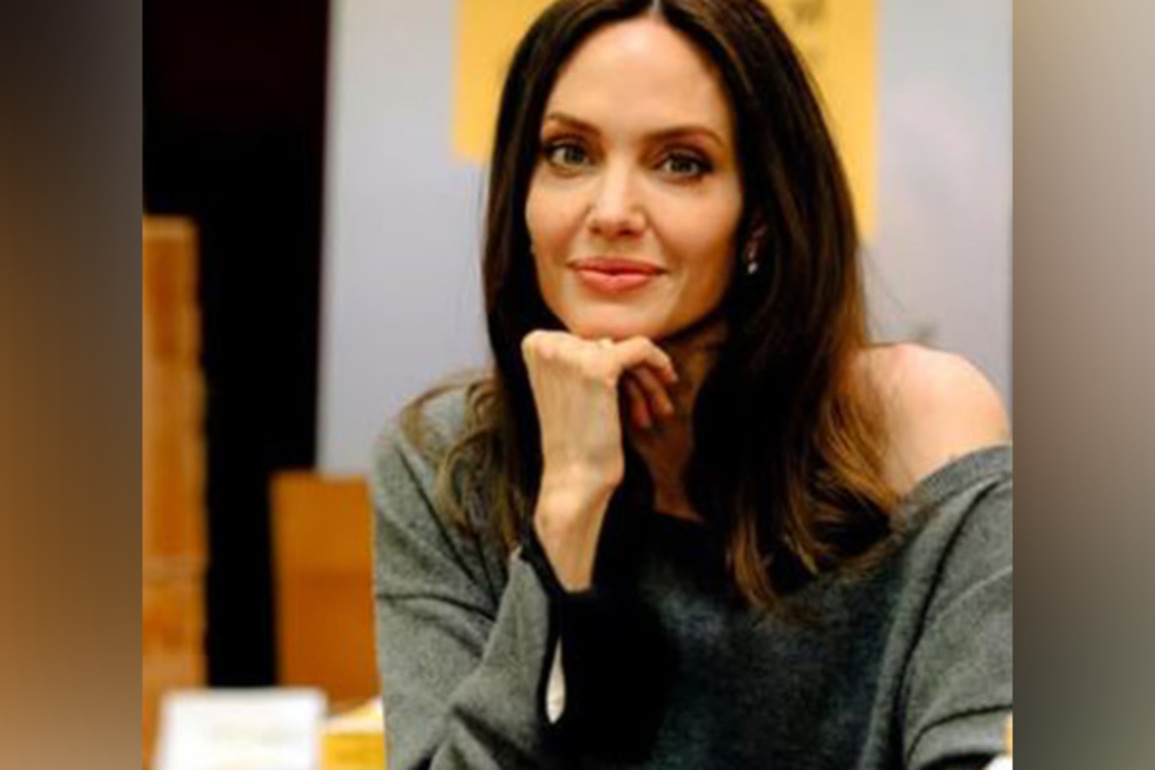 Angelina Jolie gets emotional remembering late mother's cancer journey