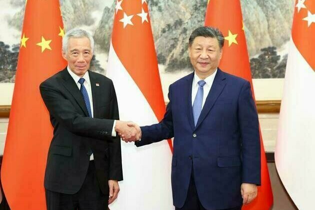President Xi meets Lee Hsien Loong, calling for enhanced cooperation
