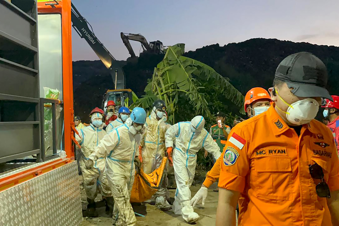 INDONESIA-BEKASI-LANDFILL-LANDSLIDE-DEATH TOLL