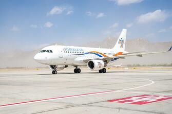Xizang's civil aviation sector takes to the skies, boosting trade, tourism
