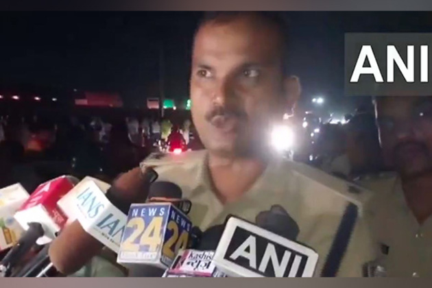 Bihar: SUV plunges into Ganga from Veer Kunwar Singh Setu, rescue ops underway
