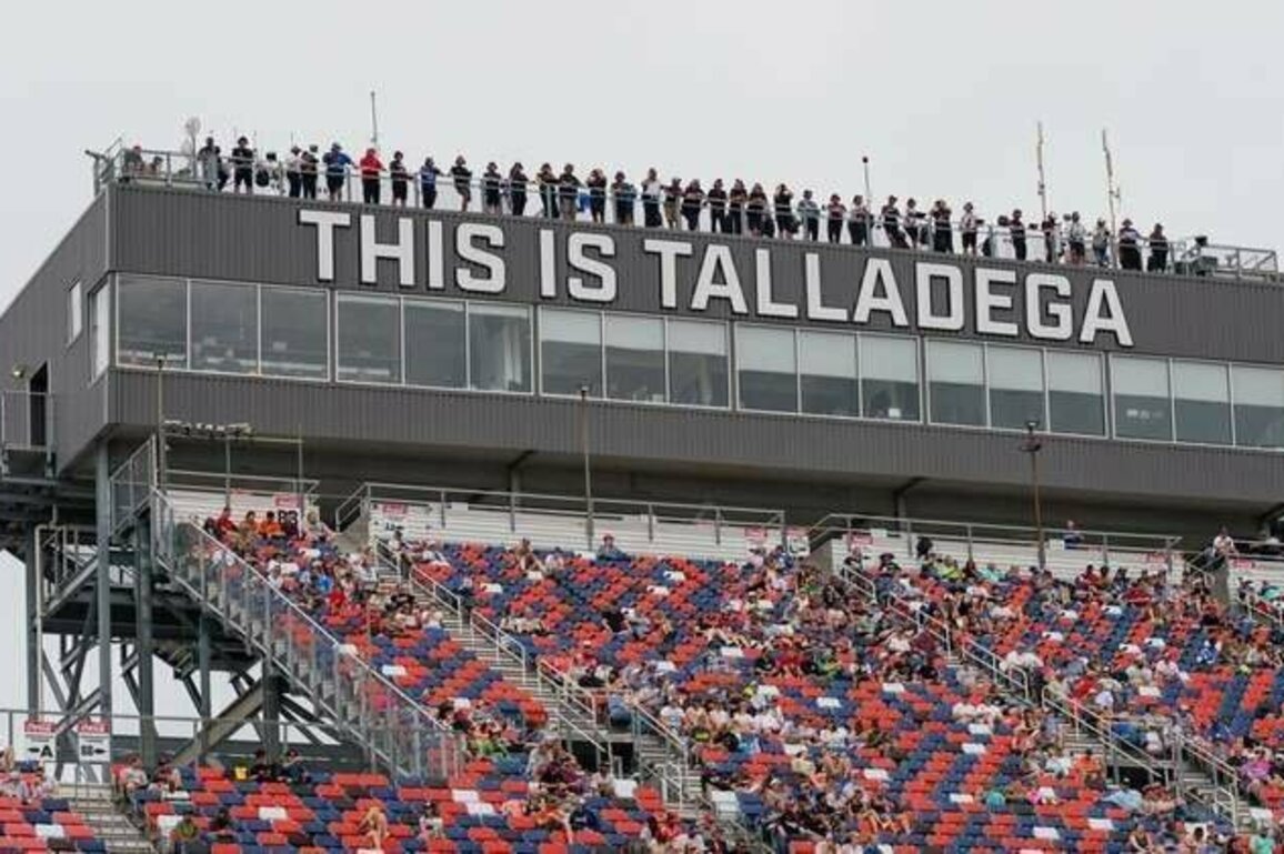 Time ticking as title quest continues at tricky Talladega