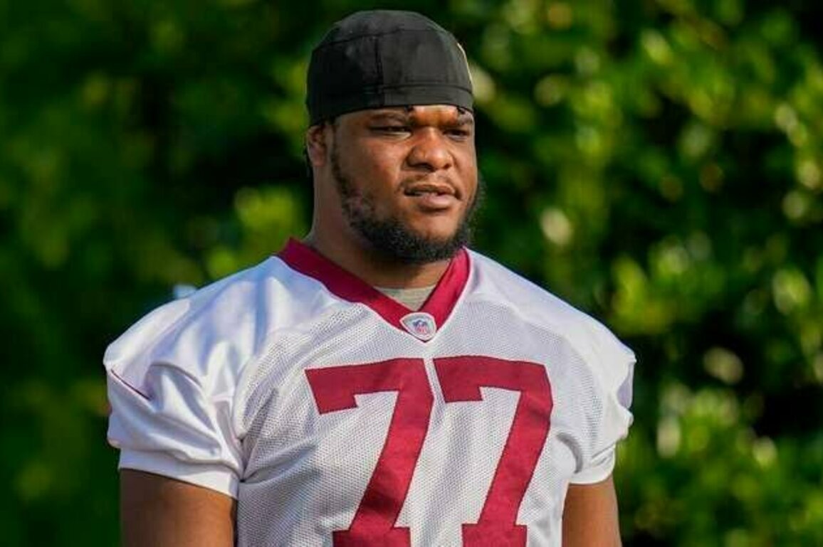 Saahdiq Charles, Cowboys agree to terms on one-year deal