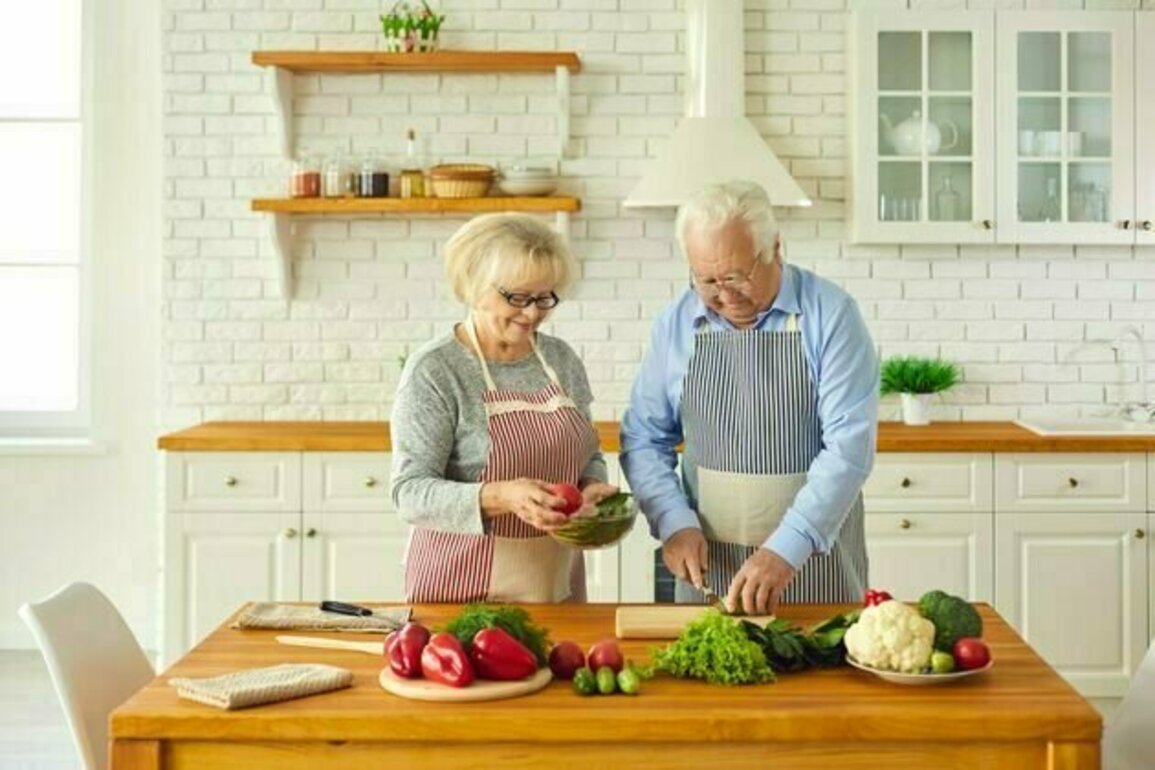 Older adults who follow healthy diets accumulate chronic diseases more slowly - new study