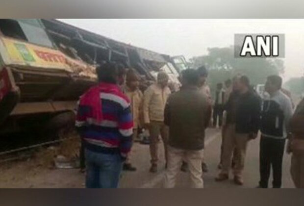 Six dead, 15 injured after bus collides with truck in UP's Bahraich