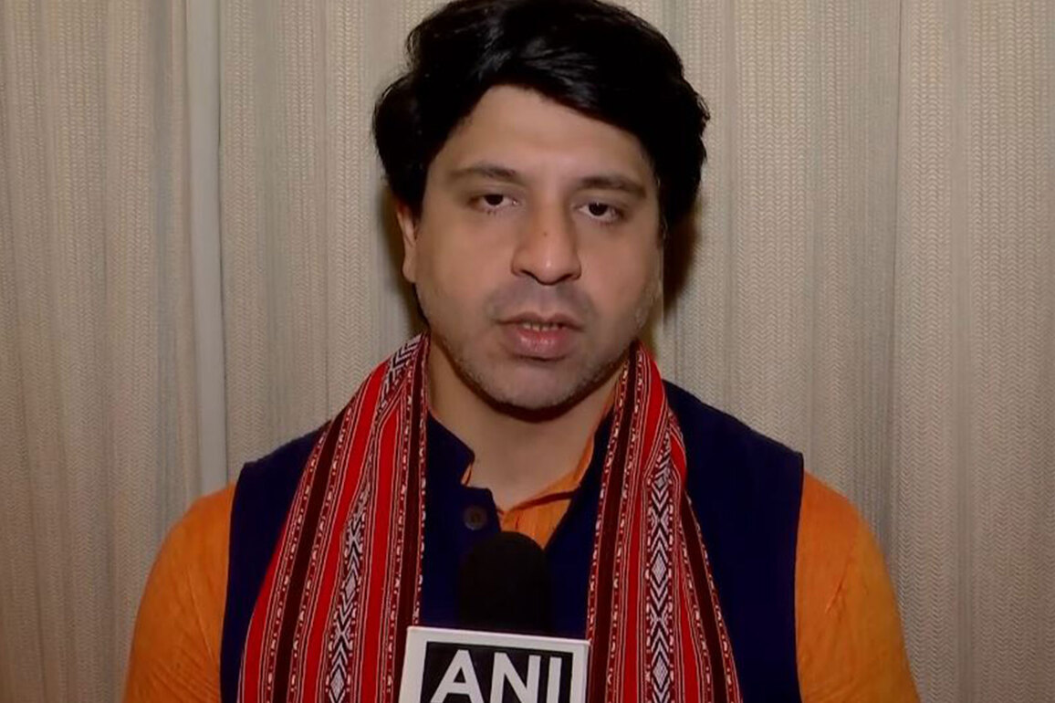 "Leader of propaganda": BJP's Shehzad Poonawalla slams Rahul Gandhi's "dead economy" remarks as India becomes 4th largest economy