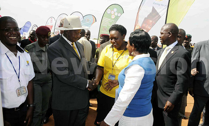 Handshake: 'I reserve my left hand for hygiene reasons' Handshake: 'I reserve my left hand for hygiene reasons'
