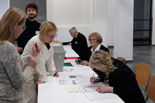 Polls open in crucial Hungarian election