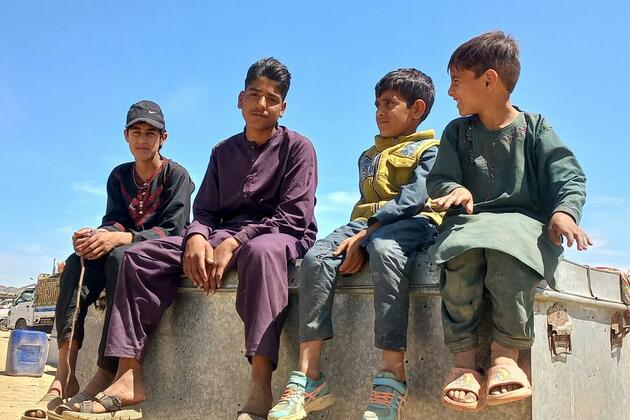 Asia Album: Afghan refugees in Pakistan return home