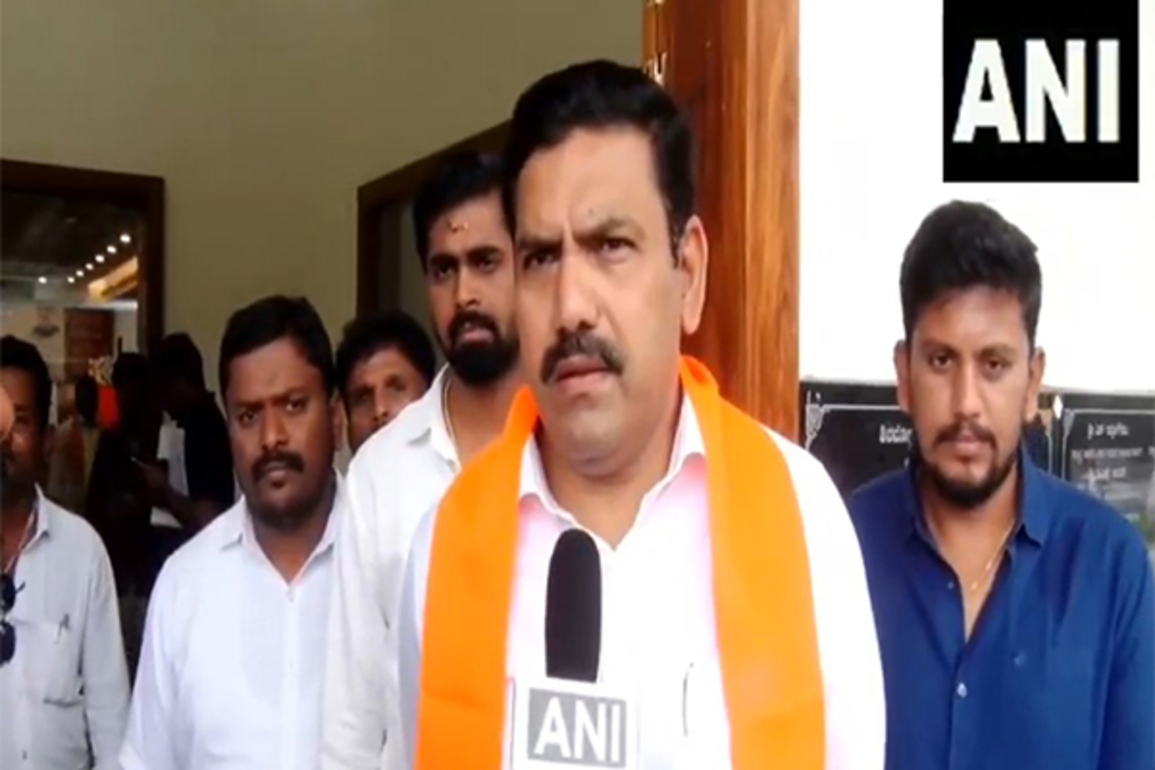 BJP alleges Congress plot to replace Siddaramaiah, calls CM 'unpopular' amid internal rift
