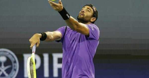 Italy sweeps Austria to reach Davis Cup semifinals