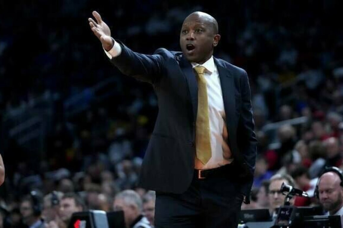 Missouri slams South Carolina State, maintains perfect record