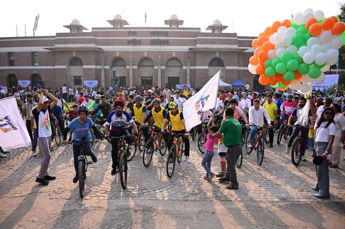 Armed forces lead from front at 73rd Edition of Fit India Sundays on Cycle in New Delhi