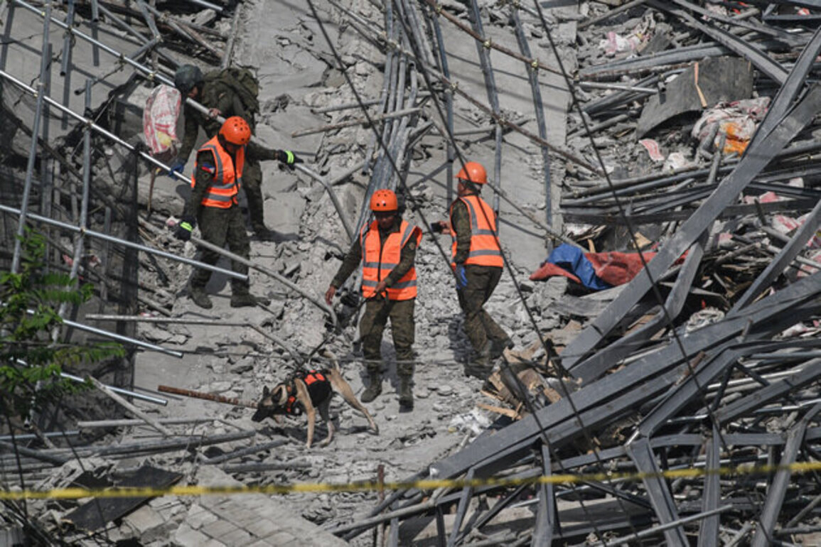 Four dead, 17 missing after under-construction building collapse in Philippines