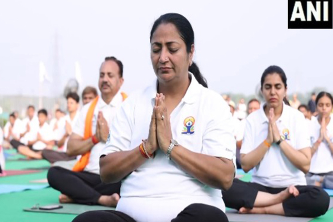 Delhi CM performs yoga with students and boat club members on boats in Yamuna, hits out at AAP for ignoring river cleaning
