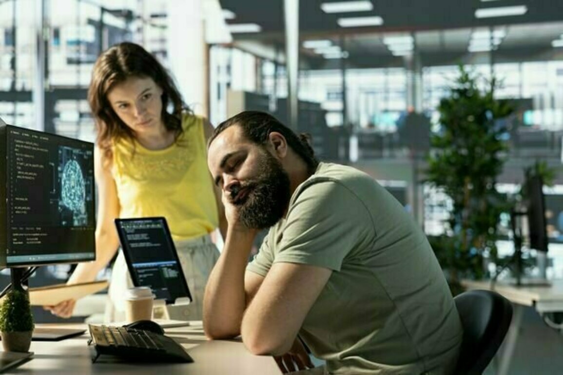 Theft, daydreaming and everything in between: most of us are a bit 'deviant' at work