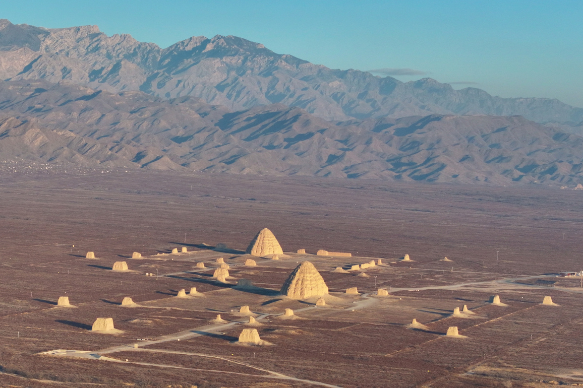 (VistaNingxia) CHINA-NINGXIA-YINCHUAN-XIXIA IMPERIAL TOMBS-UNESCO WORLD HERITAGE SITE-SCENERY (CN)