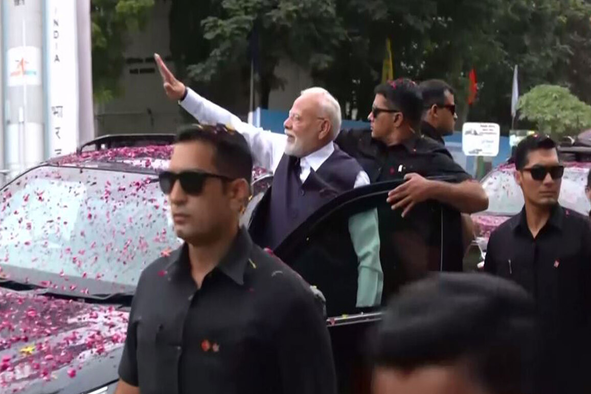 PM Modi holds roadshow in Gujarat's Bhavnagar, to inaugurate projects worth over Rs 34,200 crore