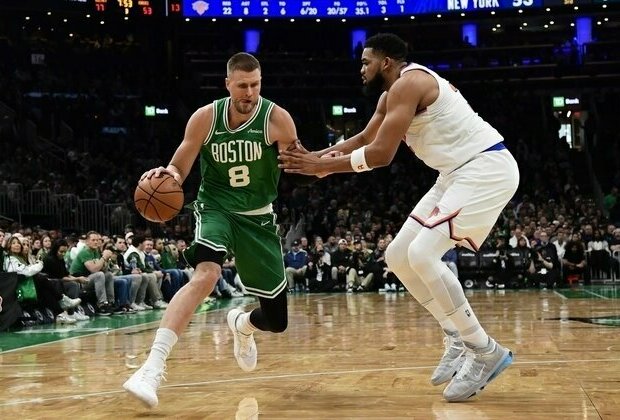 Streaking Celtics look to tune out reeling Jazz