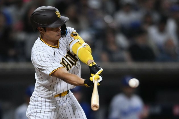 Padres aim to inch closer to playoffs in opener vs. White Sox