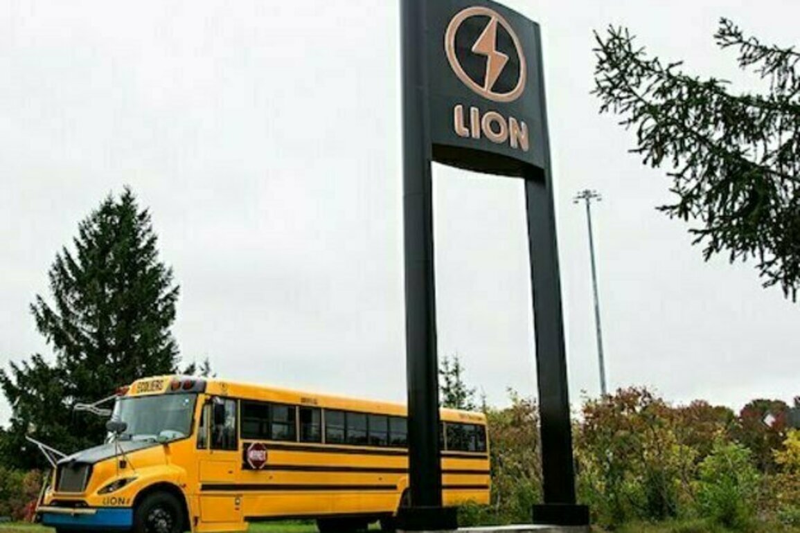E-Bus Maker Lion Electric Faces Liquidation After Quebec Refuses Further Investment