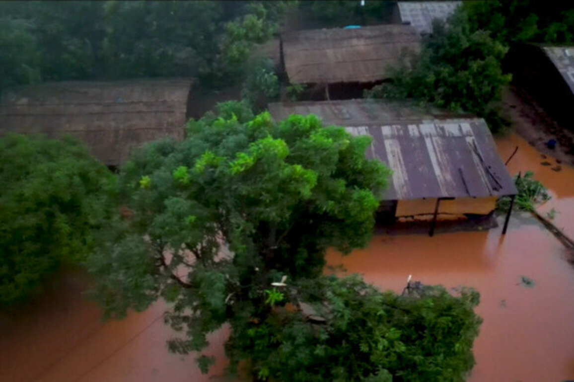 Deadly cyclone hits African nation 