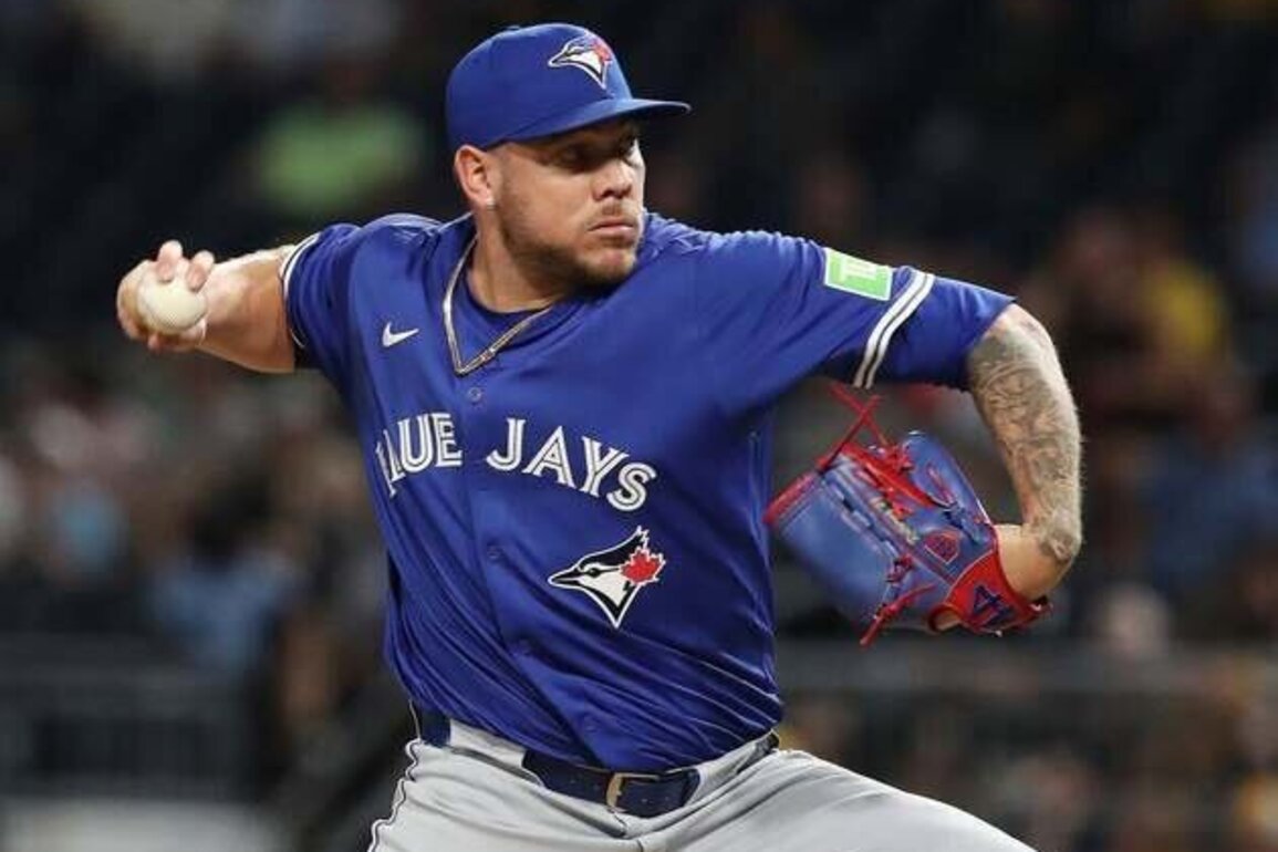 Blue Jays outright RHP Yariel Rodriguez