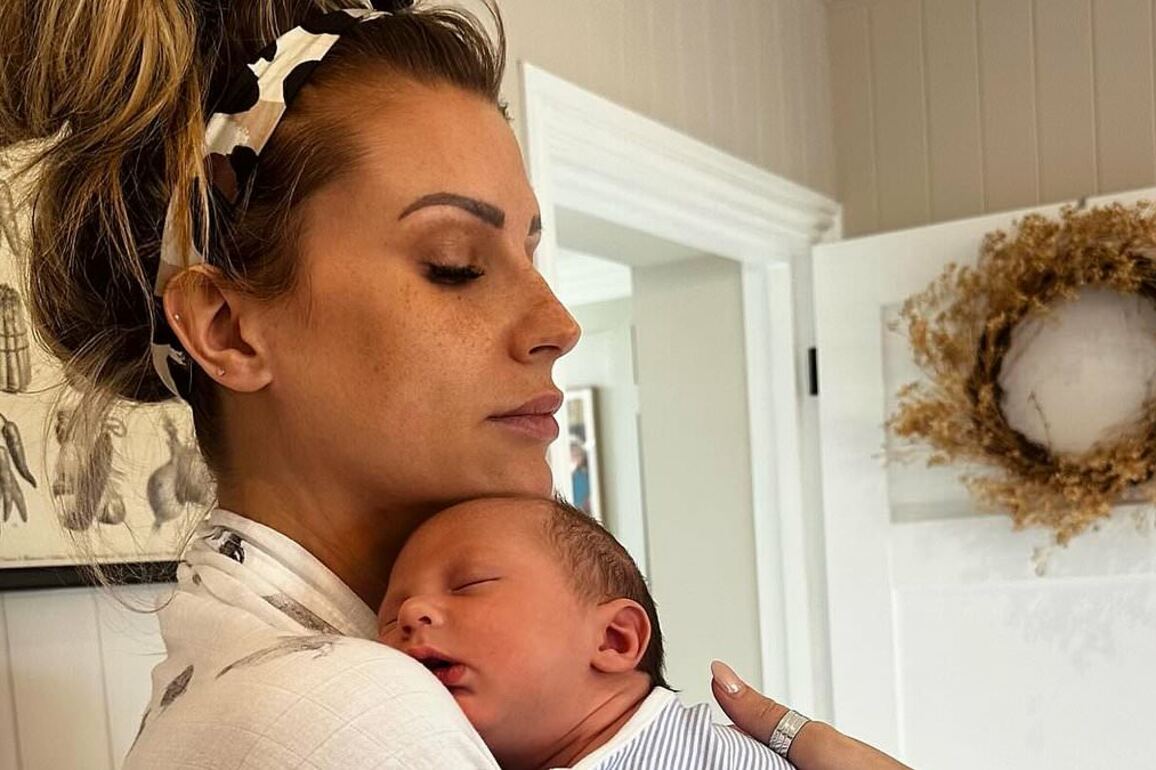 Mrs Hinch reveals newborn son Vinnie is suffering with colic as she shares worrying health update