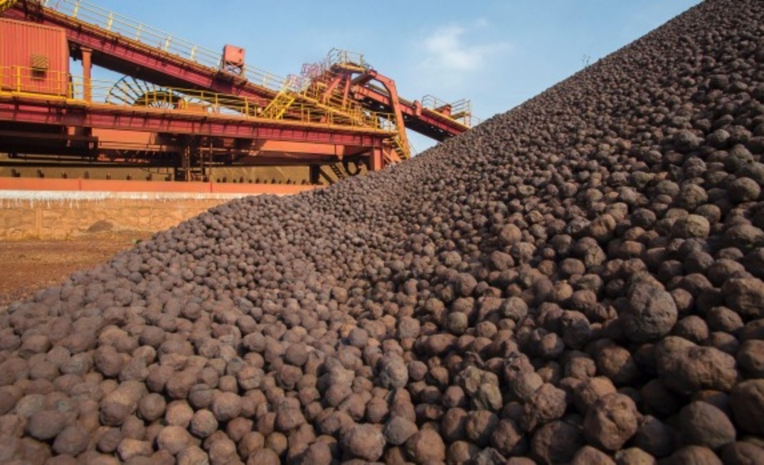 Pelotas de minério na China