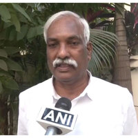 "Internal Congress conflicts are responsible for such stories in media", says Prakash Reddy on CM's statement on Singareni row