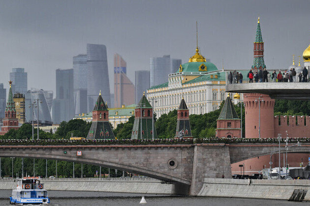 Why Melnichenkos Economist article is not a Russian elite revolt