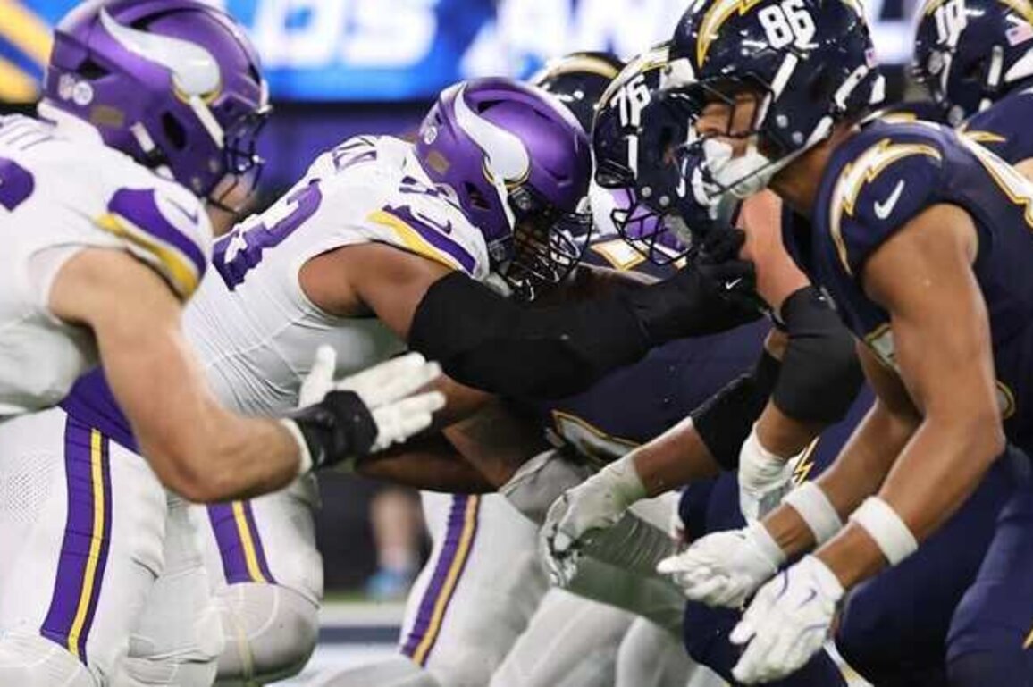 NFL Power Rankings: Vikings Take a Step Back After Loss at Chargers