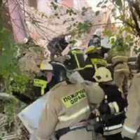 Condemned Soviet-era residential building crumbles in southern Russia (VIDEO)