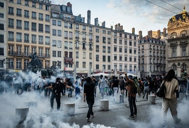 Most French blame liberal immigration rules for riots poll