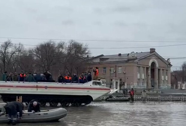 Flood waters rising in Russian region hit by levee collapses