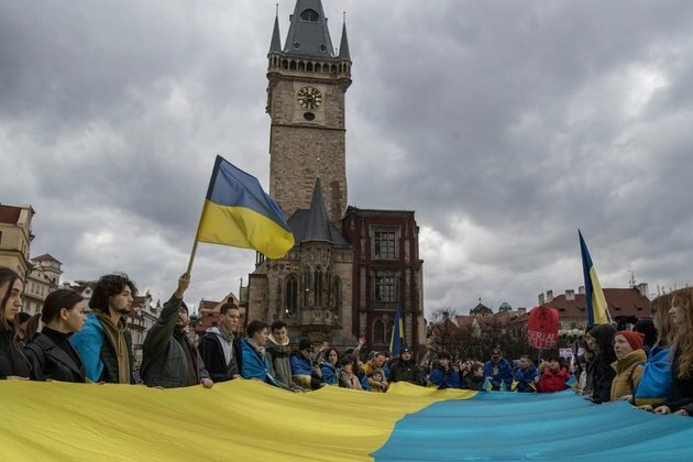 Kiev asks West not to treat Ukrainians as refugees